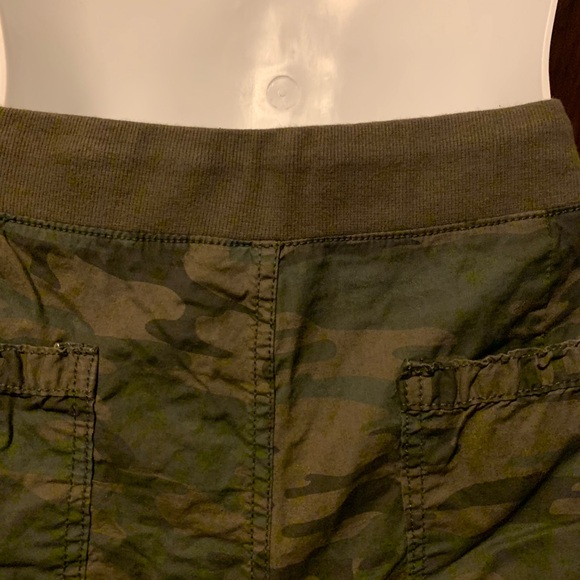 A New Approach Camouflaged Shorts - Picture 8 of 13